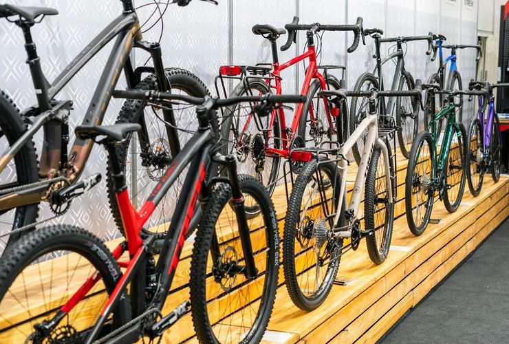 Used Carbon Road Bike Buying Guide: Expert FAQ, Inspection Checklist & Best Value Models