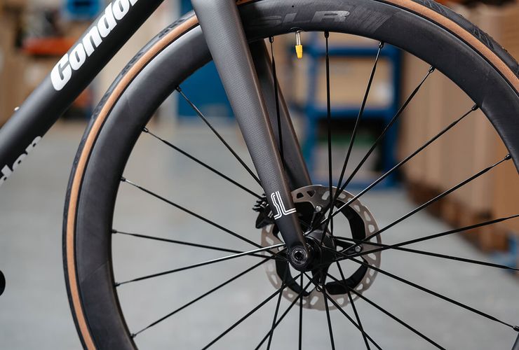 Carbon Fiber Wheels Buyer's Guide: How to Choose the Right Wheels for Your Bike
