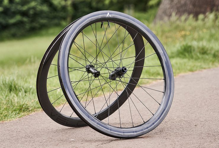 The Complete Carbon Fiber Wheels Buying Guide: How to Choose the Right Wheelset for Your Riding Style